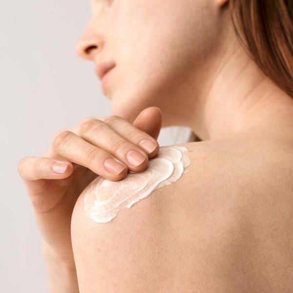 Bergamot Lemongrass Vitalizing Body Milk Hot on Sale - Image 4