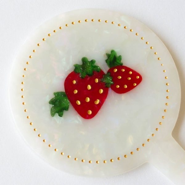 Eco Vintage Strawberry Farm Makeup Mirror with Pouch For Cheap - Image 3